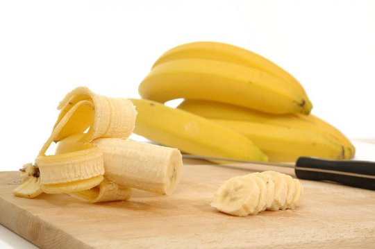 8 tips cantik alami dengan buah pisang
