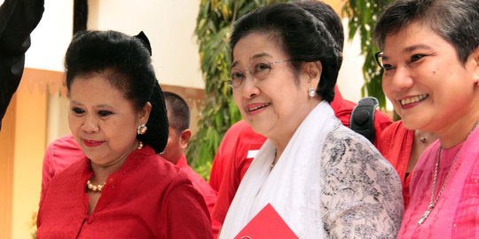 'PDIP gadis menawan, Golkar & Gerindra gadis malu-malu kucing'