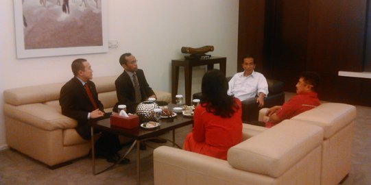 Jokowi blusukan ke lantai bursa, IHSG ditutup menghijau