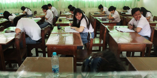 4 Polisi jaga satu sekolah amankan Ujian Nasional di Riau