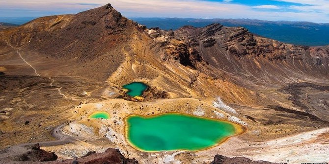 Hasil gambar untuk taman nasional tongariro new zealand