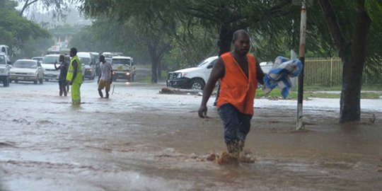 Hujan seharian, kantor Mapolda di Papua terendam banjir