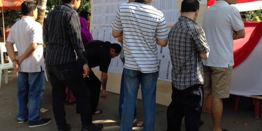 Ribuan pendukung caleg Demokrat dan PBB kepung Bawaslu Pamekasan