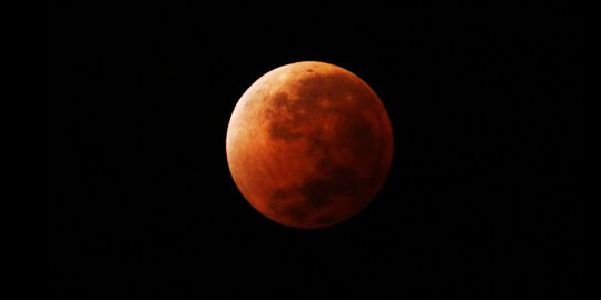Video detik-detik terjadinya Blood Moon atau 
