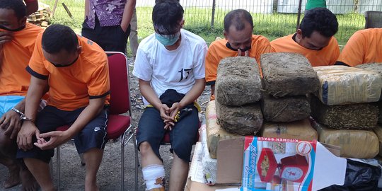 Polisi bedil kaki pengedar ganja di Bandara Soekarno-Hatta