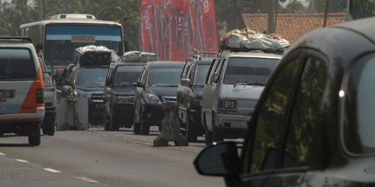 Perbaikan jalan usai banjir Ciasem, Pantura macet parah 15 Km