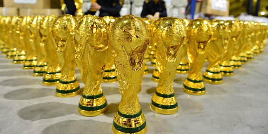 Bea cukai China sita ribuan replika trofi Piala Dunia ilegal