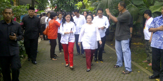 Megawati & Ical hadiri pernikahan keluarga kerajaan Bali