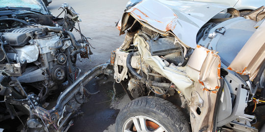 Tabrakan maut Fuso vs Carry, 3 orang tewas 3 kritis