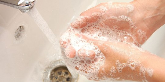 Anak lebih rajin cuci tangan jika diawasi