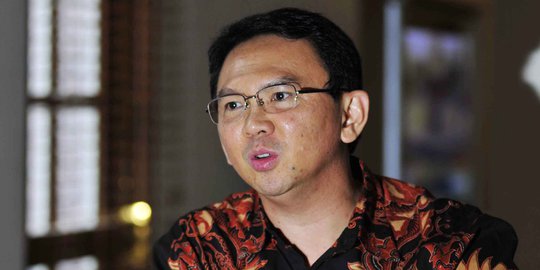 Ahok dukung penertiban pengunjung dan PKL di Monas