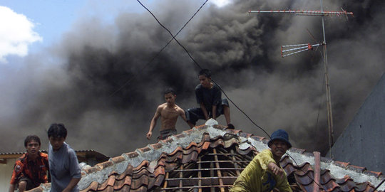 9 Bangunan di Pekanbaru hangus terbakar disambar petir