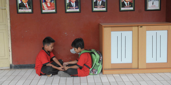 Murid SD di Oku yang ditelanjangi guru jadi pemalu ...