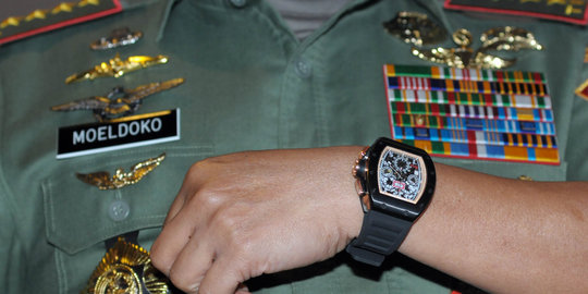 Soal arloji Panglima TNI, Aher pamer Seiko Rp 3 juta miliknya