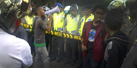 Demo kedatangan Wapres, mahasiswa Semarang dihadang polisi