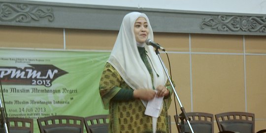 Di Jakbar, sosialita ini kalahkan AM Fatwa & Sabam Sirait