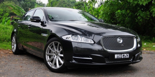 Jaguar XJ 2.0 siap manjakan pecinta sedan saloon