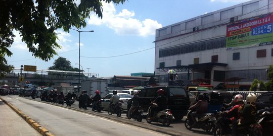 Kebakaran Senen, Senen Raya-Gunung Sahari-Kramat nyaris lumpuh