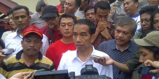 Jokowi tegur warga yang tertawa di lokasi kebakaran Pasar Senen