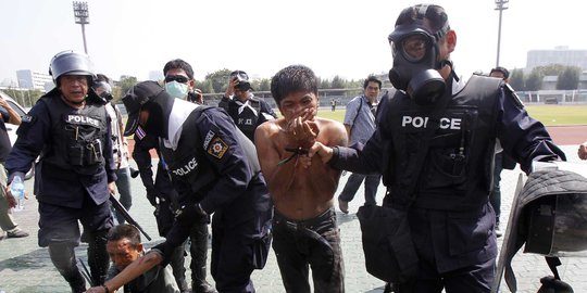 Thailand tahan seorang pemimpin protes antipemerintah