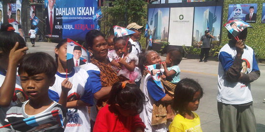 Isi akhir pekan, warga dangdutan di konvensi Demokrat