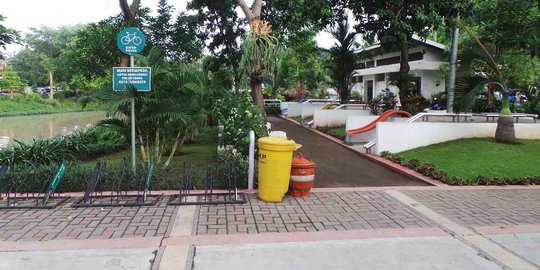 Cantiknya Taman Ekspresi buatan Risma di Kota Pahlawan