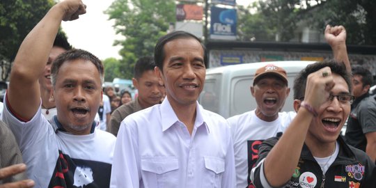 Jokowi blusukan di Pasar Oeba Kupang