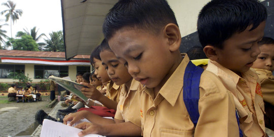 Murid SD di Palembang dianiaya kepala sekolah dan 3 Guru