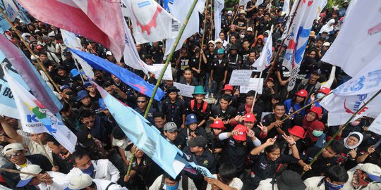 Kuli bangunan di Sulteng tuntut standar upah minimum