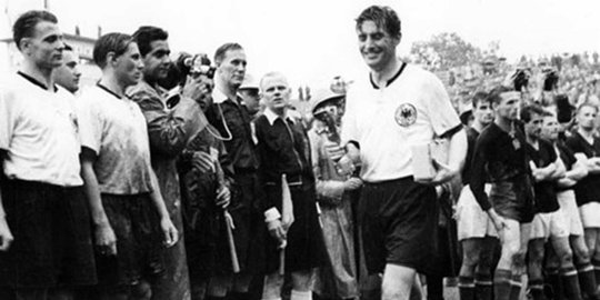Para kapten juara Piala Dunia: Friedrich Walter (Jerman 1954)