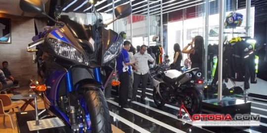 Buka Gerai CBU Yamaha  Panaskan Pasar Moge  di Bali  