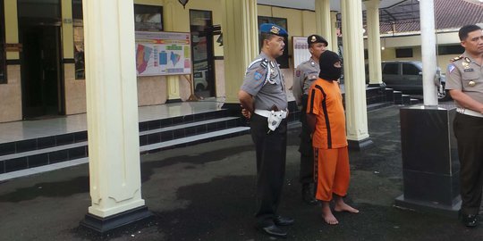 Ibunda Emon terpukul anaknya jadi 'raja sodomi'