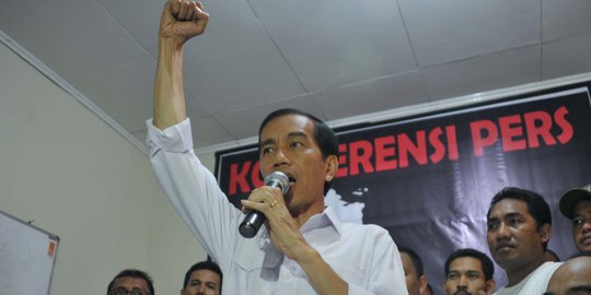 Elektabilitas Jokowi terus merosot, Prabowo naik, Ical melempem