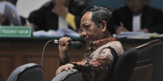 Mahfud MD bersaksi dalam sidang lanjutan Akil Mochtar