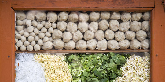 Penjual bakso di Tambora gunakan daging babi hutan