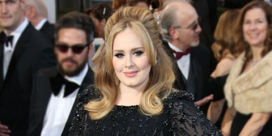 Tanpa make-up, Adele makin cantik atau ...