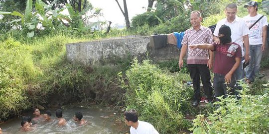 Ada tersangka lain dalam kasus Emon, masih diburu polisi