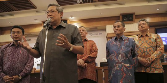 SBY pertanyakan capres yang mau kembali ke UUD 1945 awal