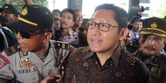 KPK sita 20 baju batik milik Anas Urbaningrum