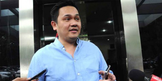 Farhat Abbas tega teror anak kandungnya sendiri!