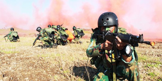 Aksi latihan satu brigade pasukan khusus TNI AU rebut bandara