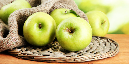 Turunkan risiko stroke dengan makan 2 buah apel sehari!
