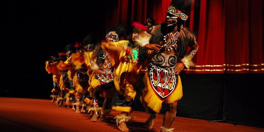 Jokowi dianggap raja, rakyat Papua menari di HI