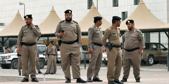 Gelar pesta Valentine, lima pria Saudi dihukum 32 tahun penjara