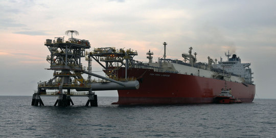 Menengok aktivitas operasional kapal FSRU Lampung di Selat Sunda