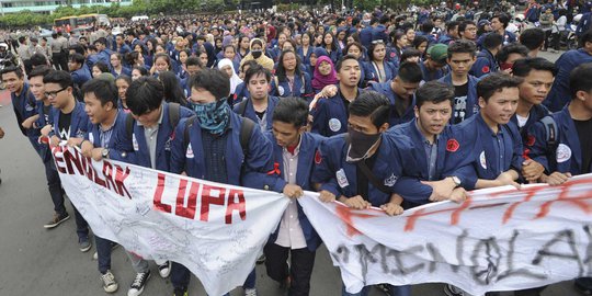 Aksi long march mahasiswa Trisakti peringati Tragedi 1998