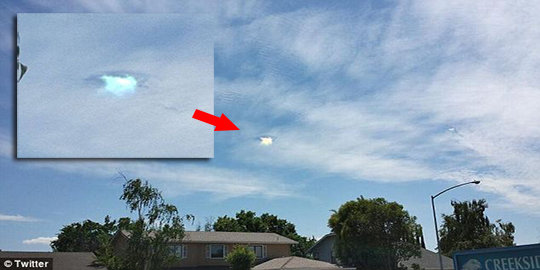 Langit California berlubang, gejala alam atau serangan UFO?