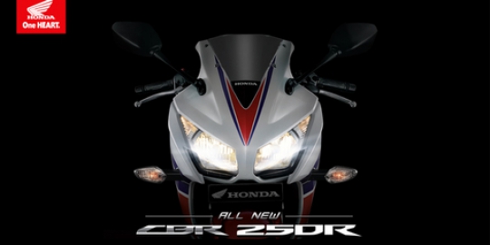 Tak mau kalah, Honda rilis teaser CBR250R facelift, brosis 