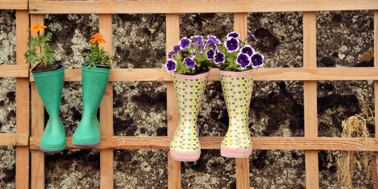 5 Aksi nyeleneh yang dilakukan orang demi karya seni