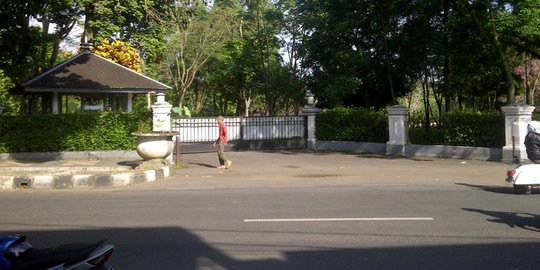 Mengintip Istana Batu Tulis Bogor, asing di tengah Kota Bogor